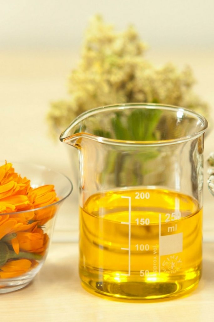 10 Best Essential Oils for Aging Skin And How To Use Them