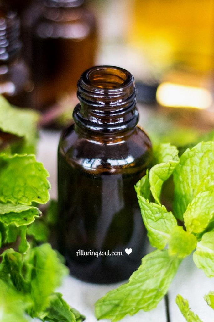 15 Best Essential Oils For Acne And Recipes