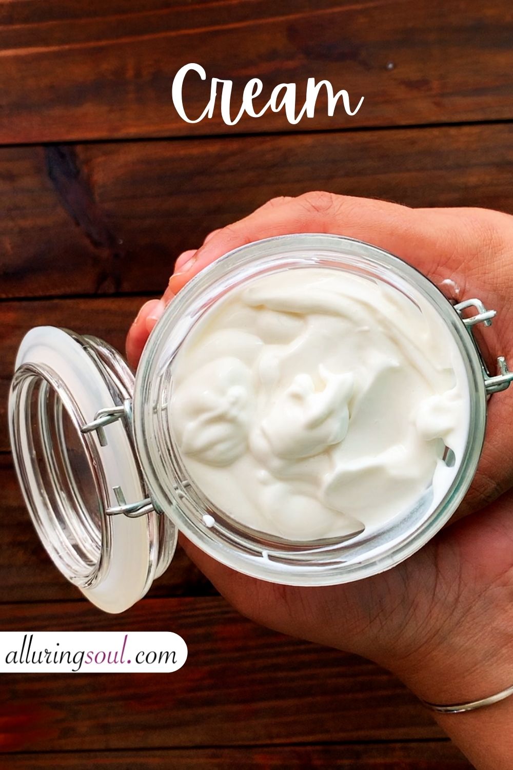 Lotions vs Creams vs Body Butters: Differences and which one to use?