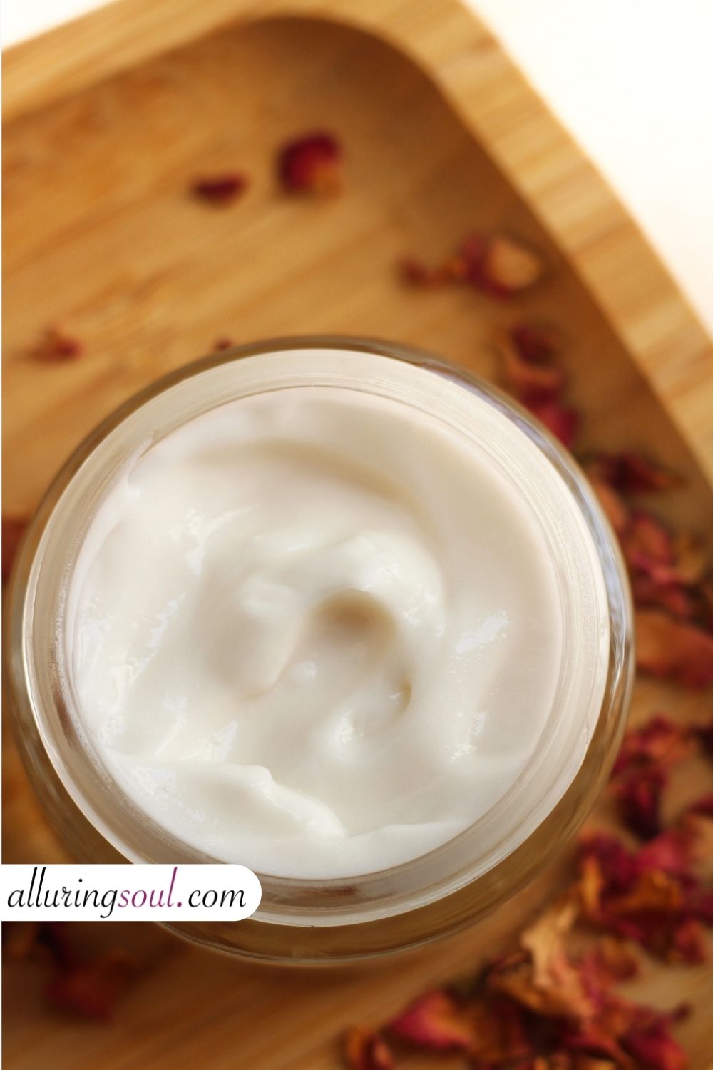 DIY Oil-Free Face Moisturizer For Oily Skin