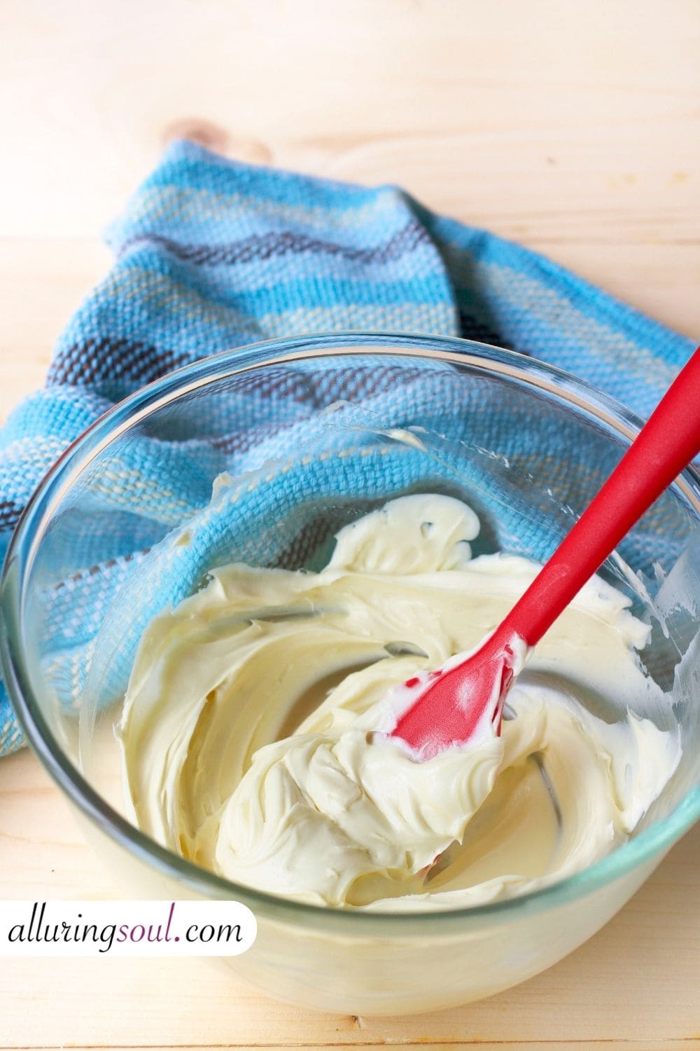 DIY Jojoba & Castor Oil Face Moisturizer (Non-greasy & Anti-aging)