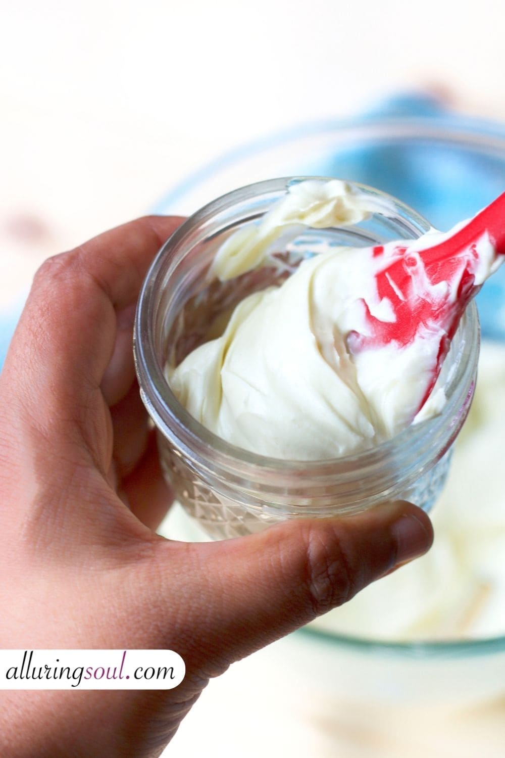DIY Jojoba & Castor Oil Face Moisturizer (Non-greasy & Anti-aging)