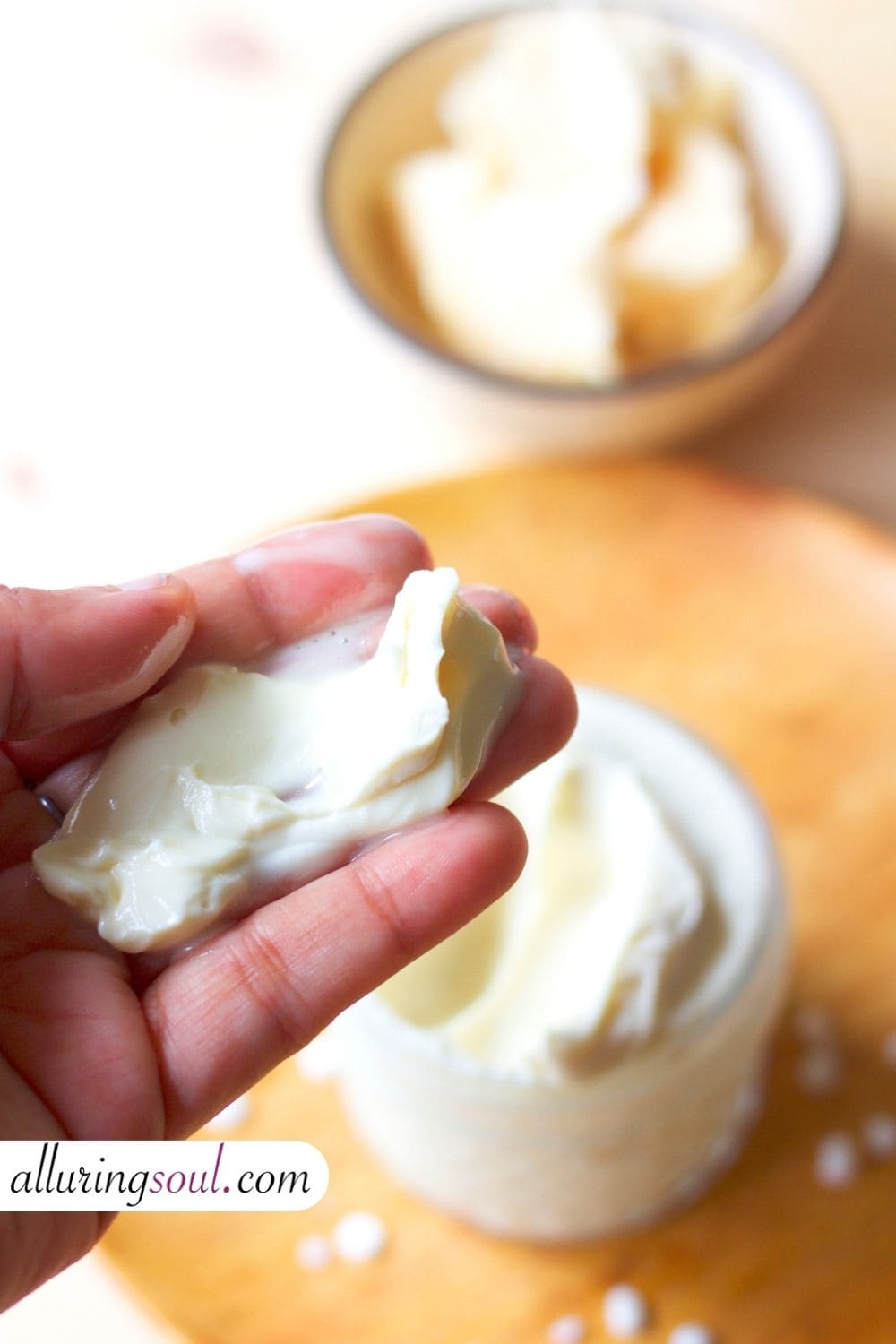 DIY Shea Butter Leave-In Hair Conditioner for Dry & Frizzy Hair (Non-Greasy Recipe)