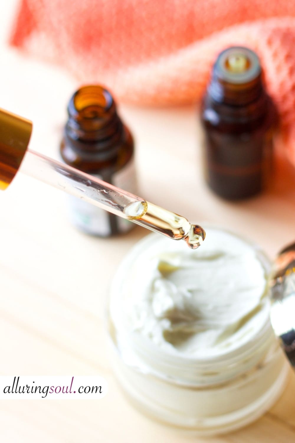 DIY Shea Butter Face Moisturizer for Dry & Aging Skin (Non-Greasy, Anti-Aging Recipe)